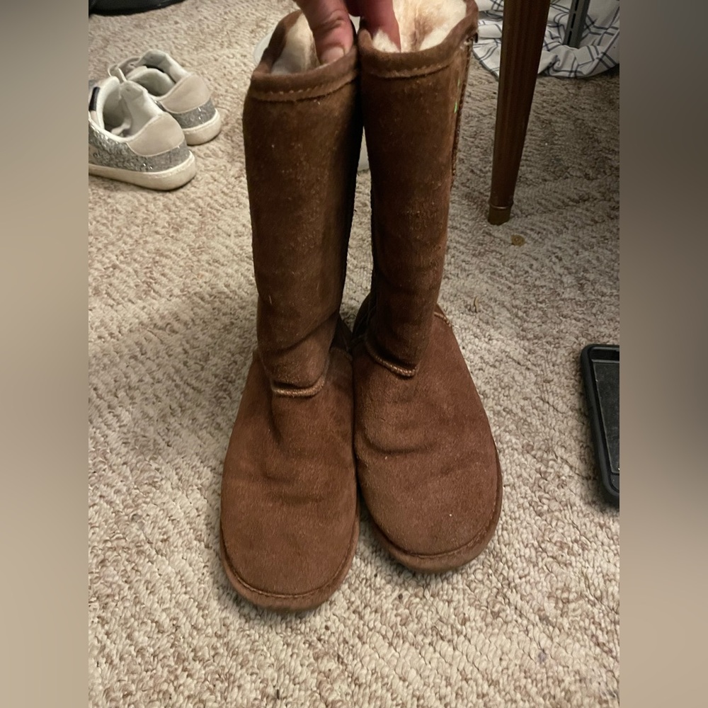 7.5 Bearclaw brown suede boots